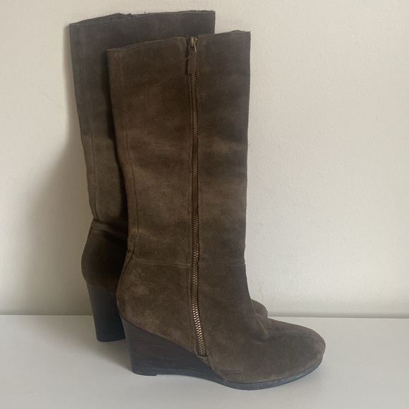 Franco Sarto Wedge Knee High Suede Boots Size 7 Moss Green Brown Full Side Zip - Picture 3 of 16
